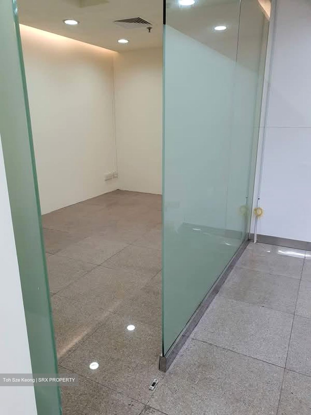 International Plaza (D2), Office #575881901